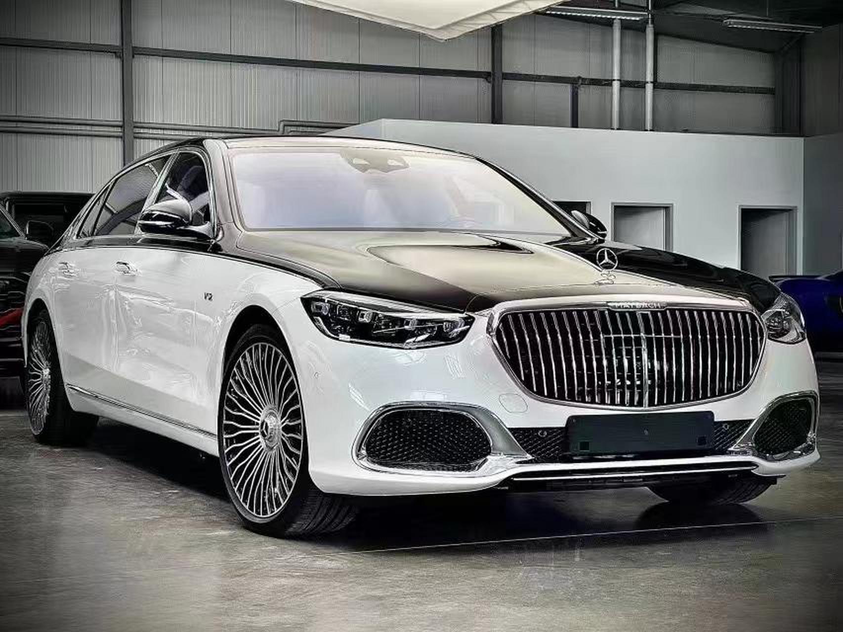 迈巴赫s680 颜色:黑白双拼/米 配置:迈巴赫s0268002白黑双色024