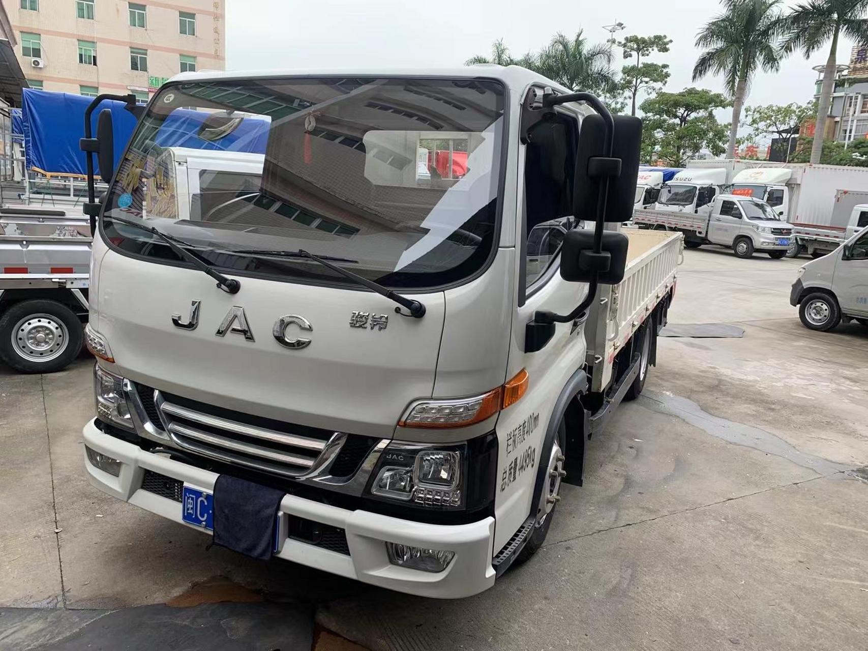 江淮俊铃 平板货车 2024年1月上牌,车斗长3.