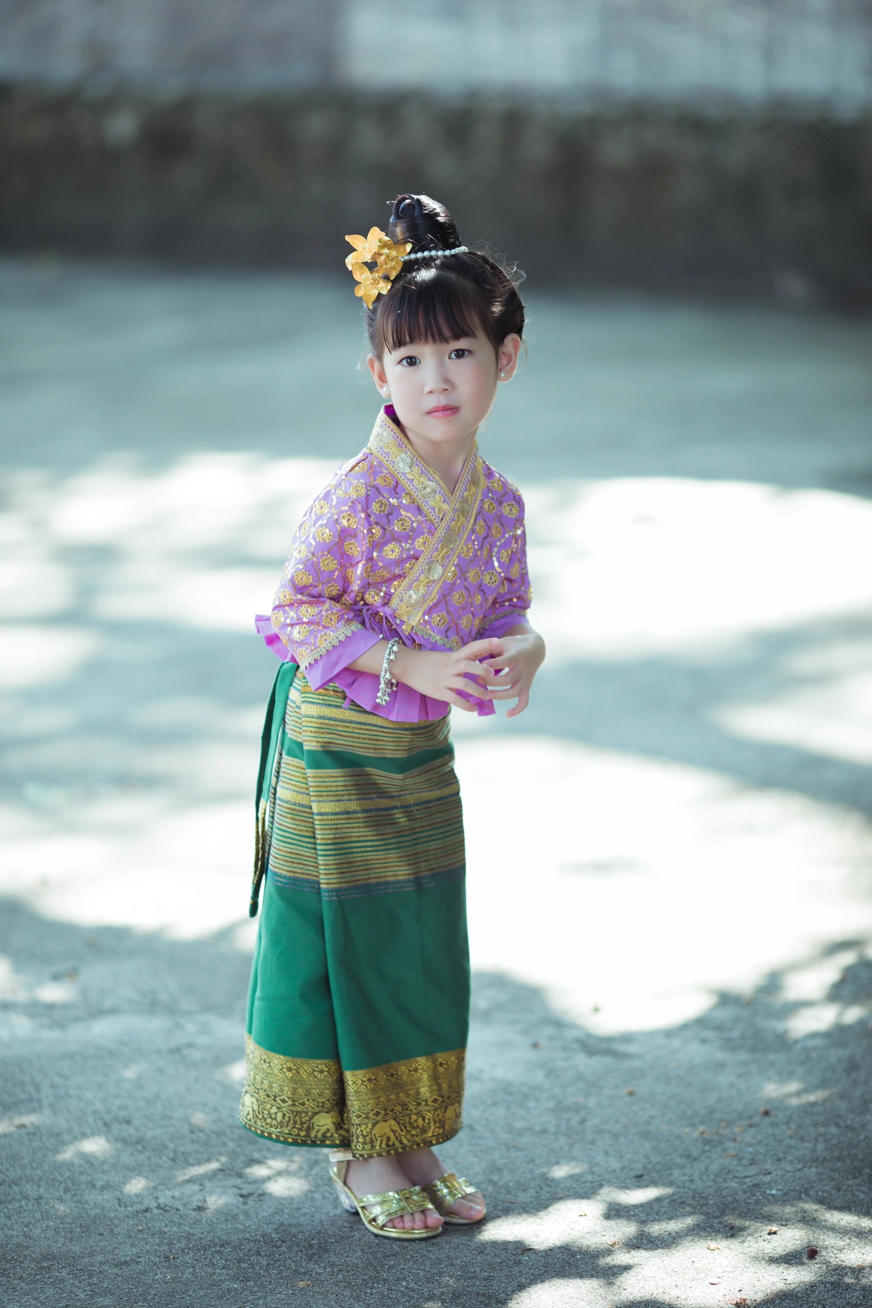 亮晶晶的女童傣族服装 东南亚风格服饰#傣族服饰# #傣族服装