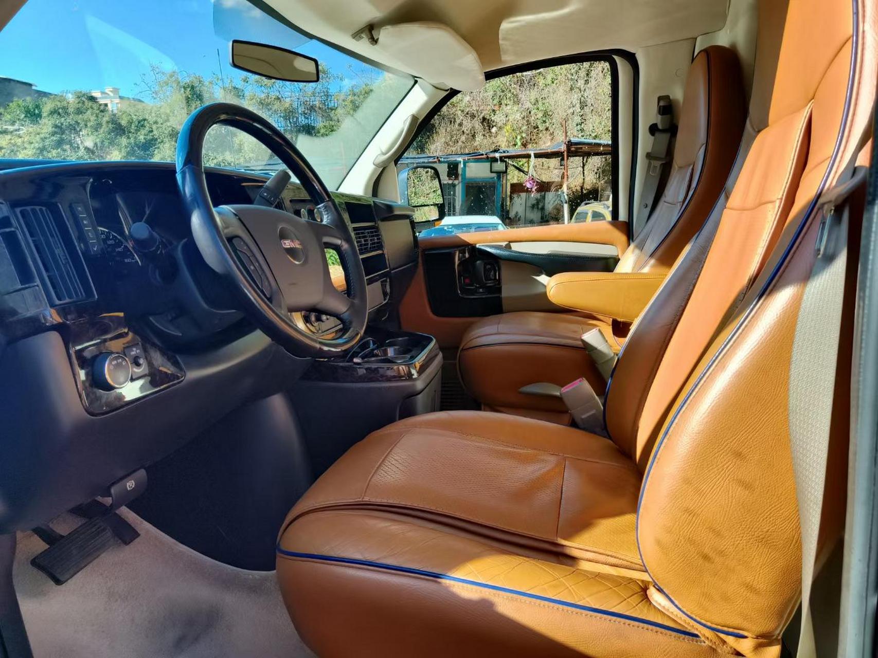 新到店 13年gmc savana(吉姆西萨瓦纳)新车1400000,6.