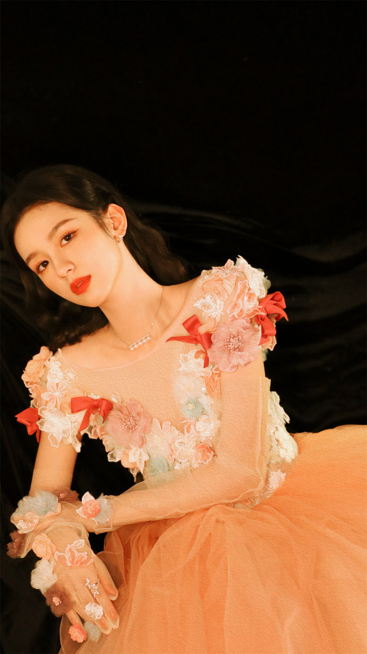 周也绚丽百花长裙唯美写真壁纸