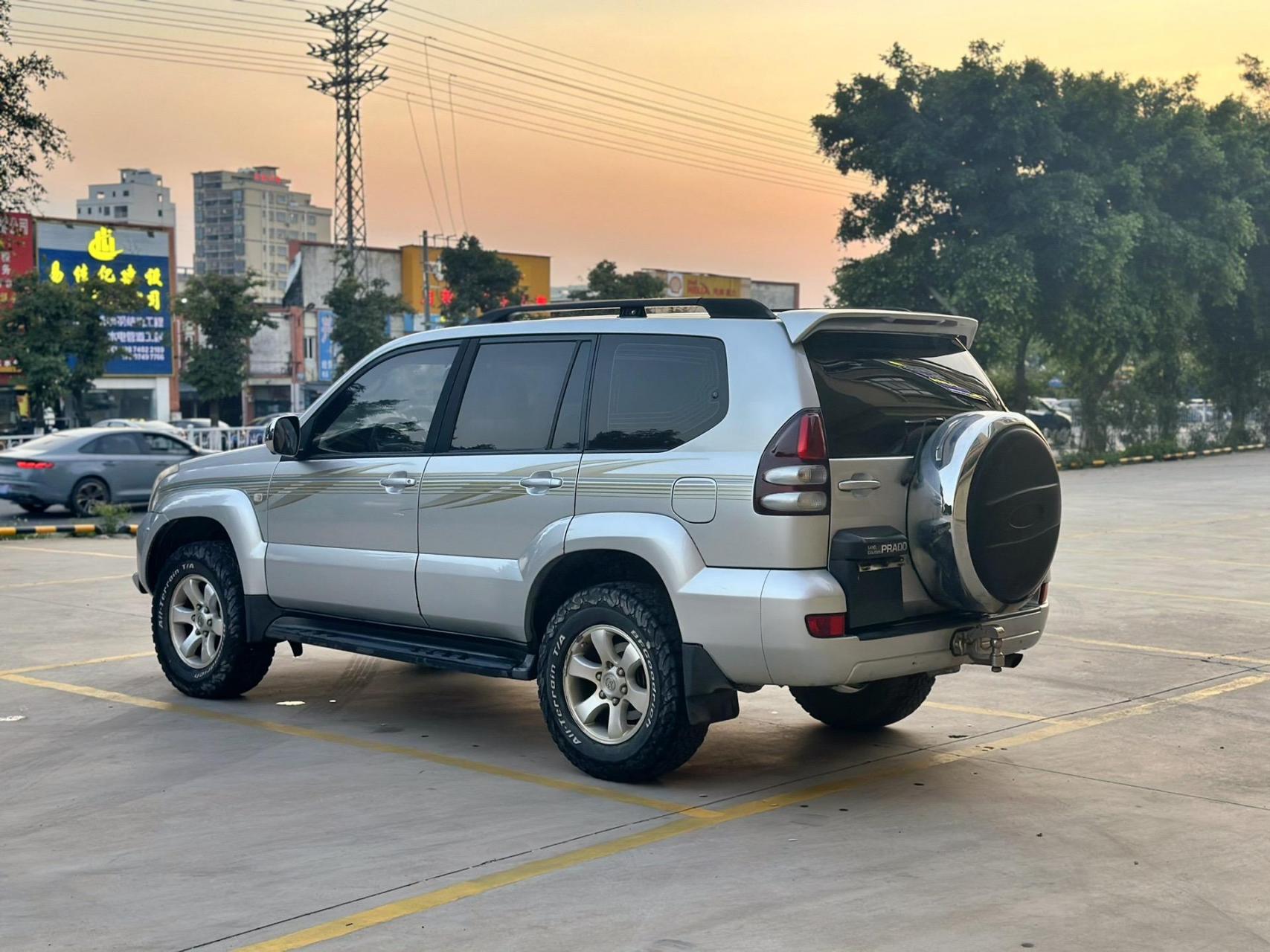 最新到货  07年lc120霸道2700 佛山本地牌 车况精品无事故 底盘扎实