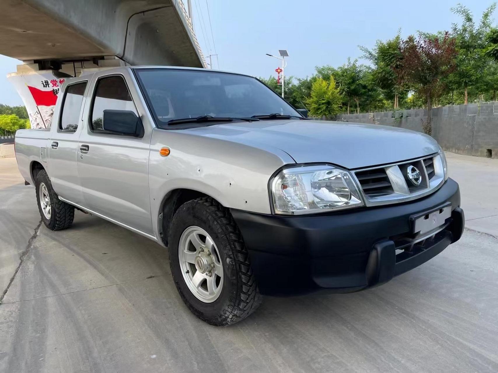 15年尼桑np300汽油两驱皮卡,机器变速巅峰状态,4条新轮胎,底盘紧凑没