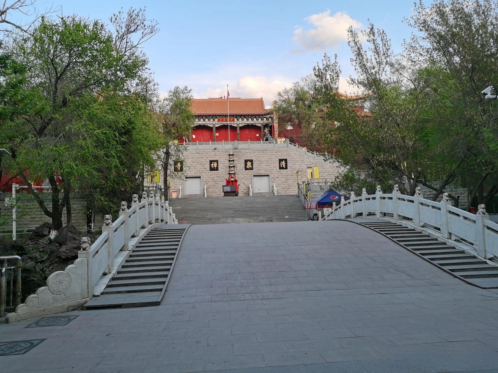 乌鲁木齐头条 在水磨沟景区的里边有一座寺院叫清泉寺,这座寺院建于上