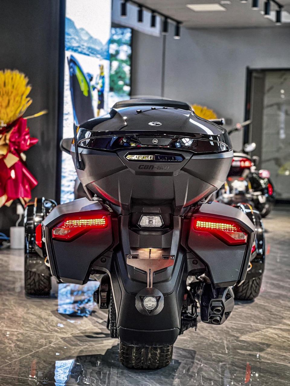 庞巴迪 spyder f3 经典版.