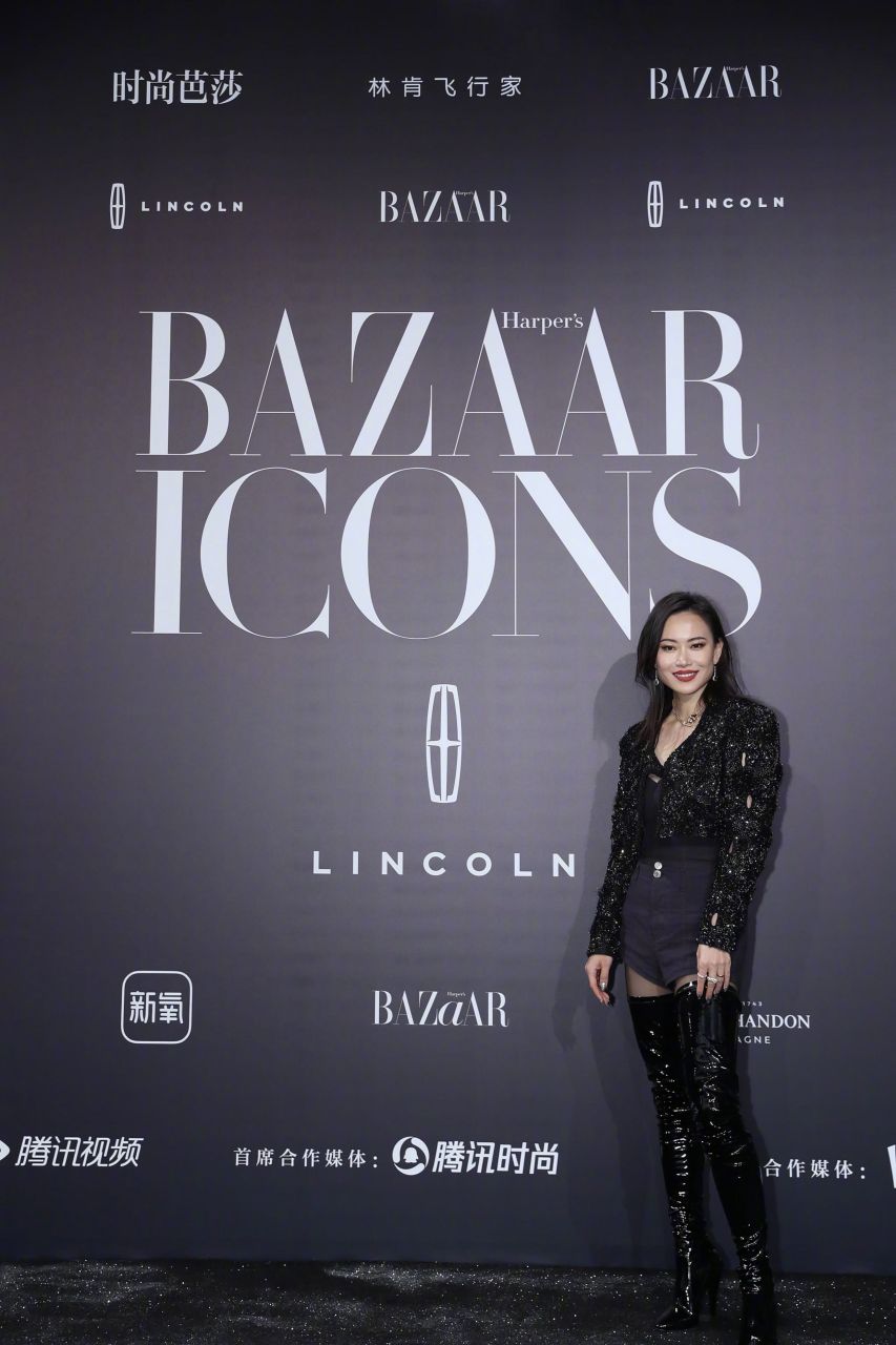 minibazaar 执行主编 卫甜weitian , 今夜 bazaar icons#时尚芭莎
