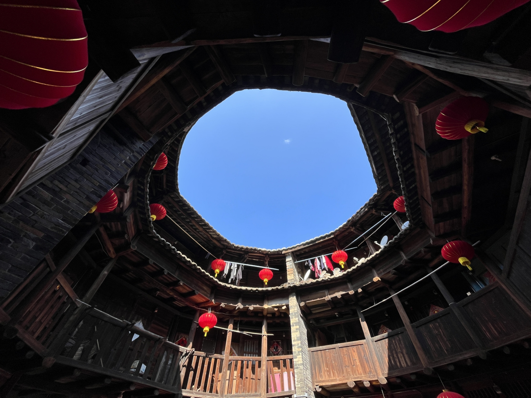 龙岩永定土楼游玩指南 记录一下今天玩的土楼景点 1,我家前往参观的是