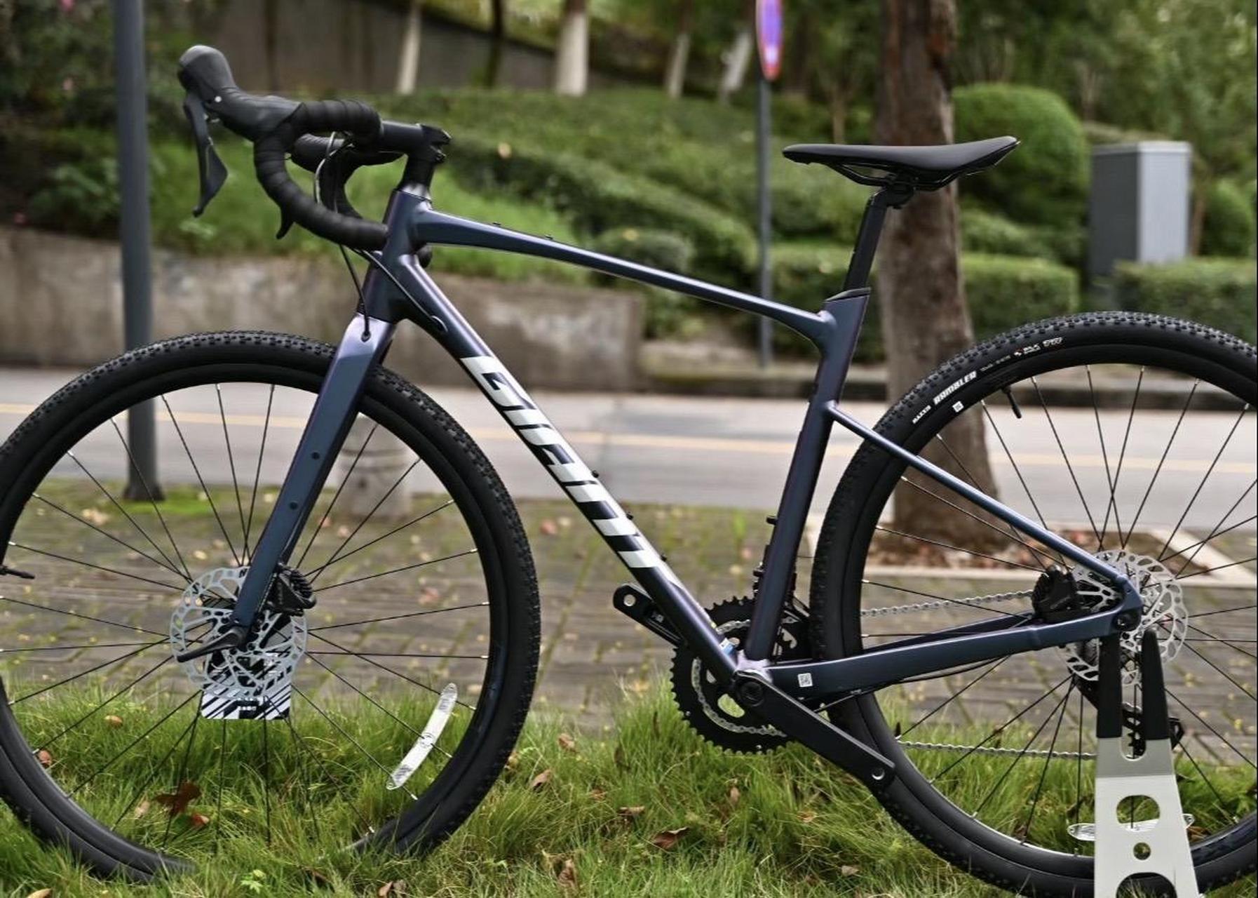 捷安特 新款revolt 0 砾石公路车(瓜车) giant超轻铝合金车架 碳纤维