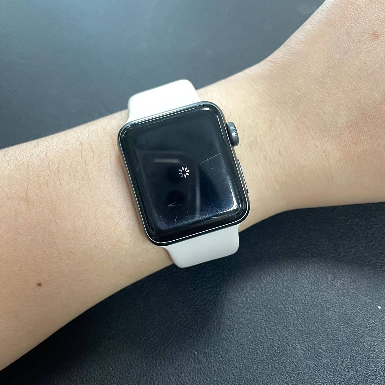 苹果手表一直转圈圈是为什么啊 老古董s3,早上出门还好好的,下午就