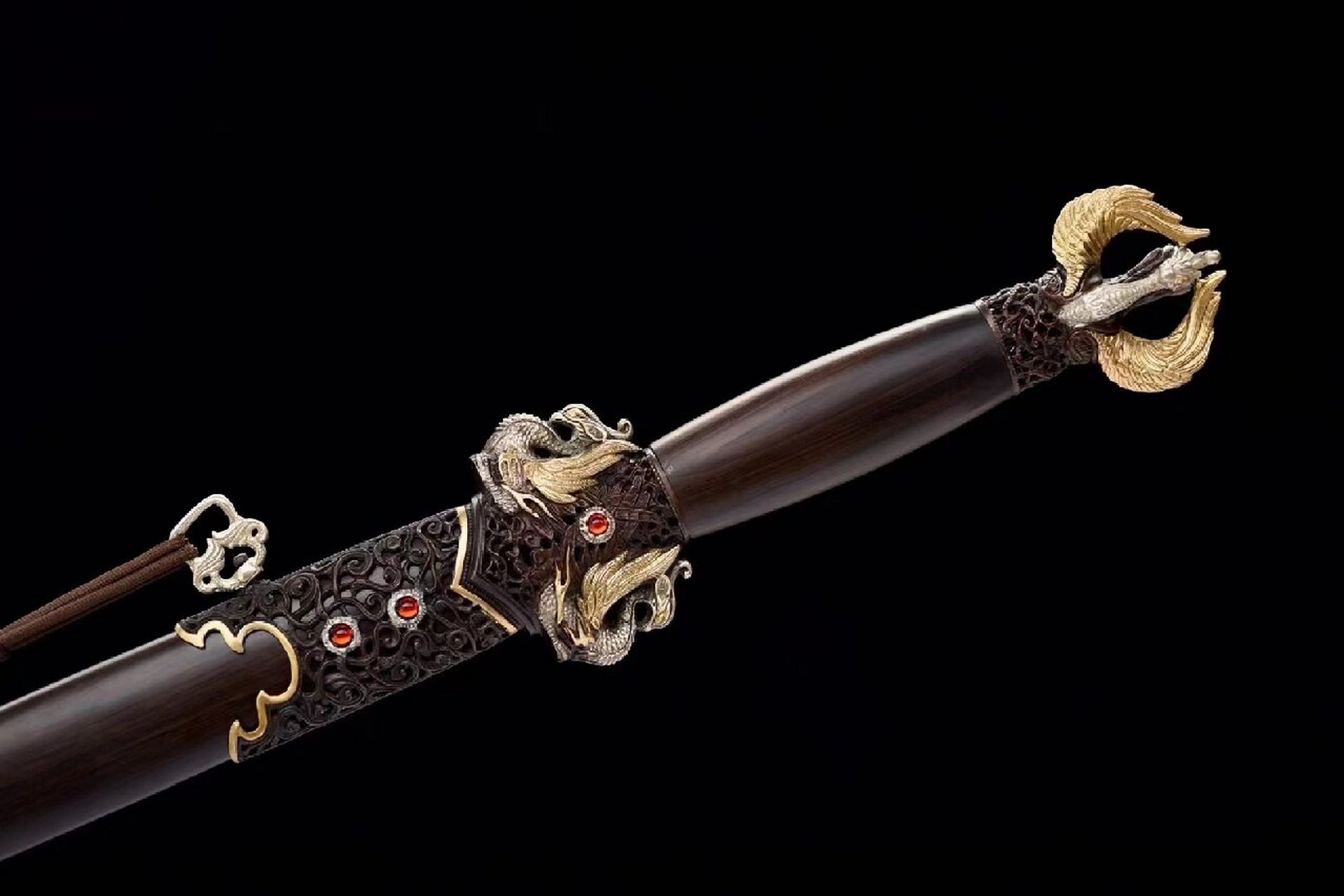 大夏龙雀  未开刃 大夏龙雀 未开刃 百炼钢折叠千层淬火锻打,手工研磨