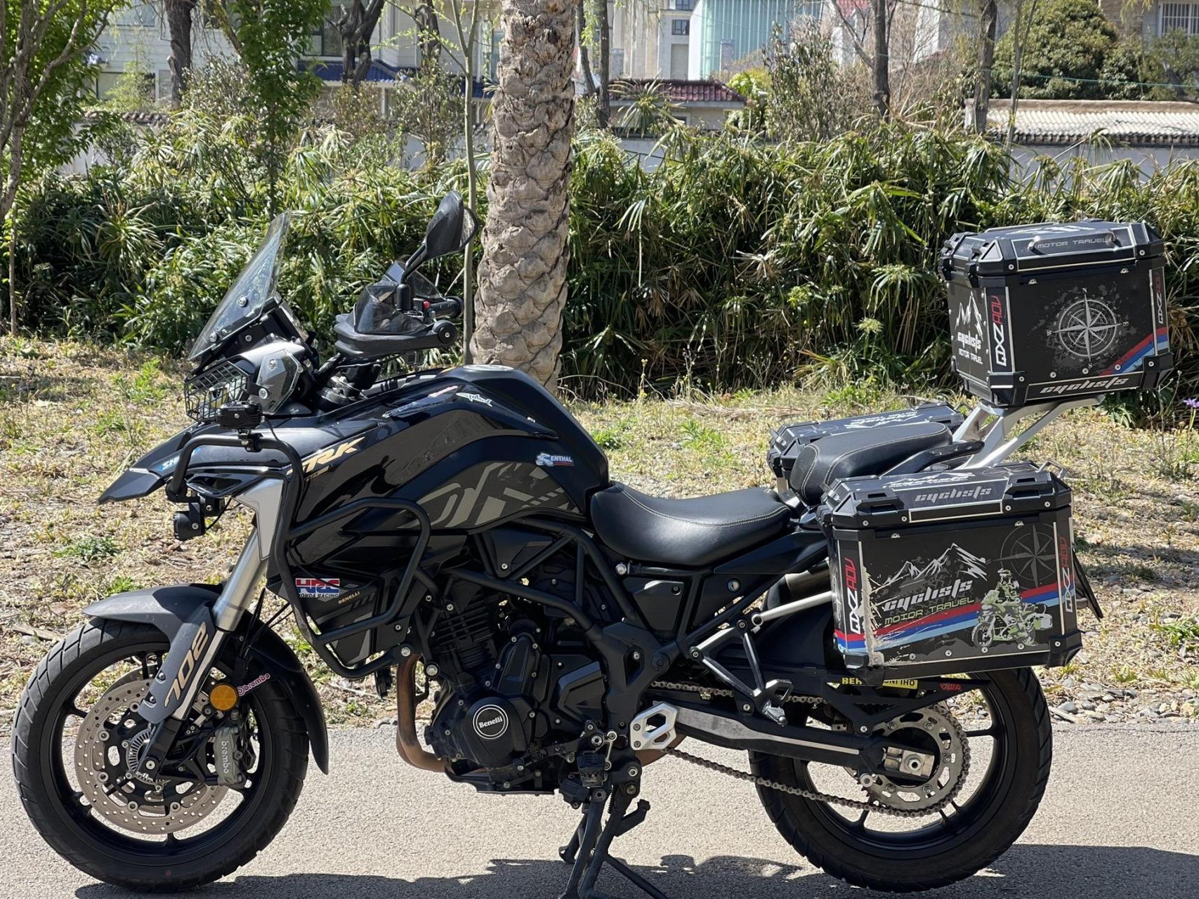 23年贝纳利702,加装射灯,护杠,三箱风挡手把,手把加热,座椅加热,两种