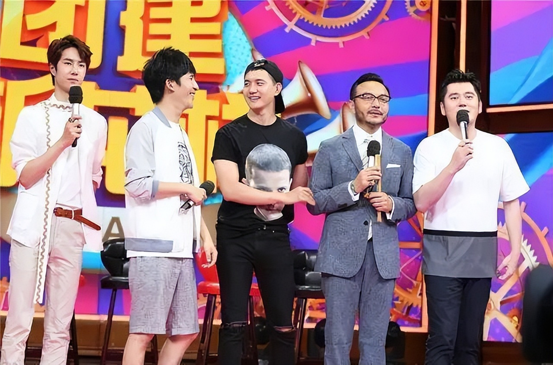 钱枫把微博置个半年可见,现在微博看不到他一条动态.