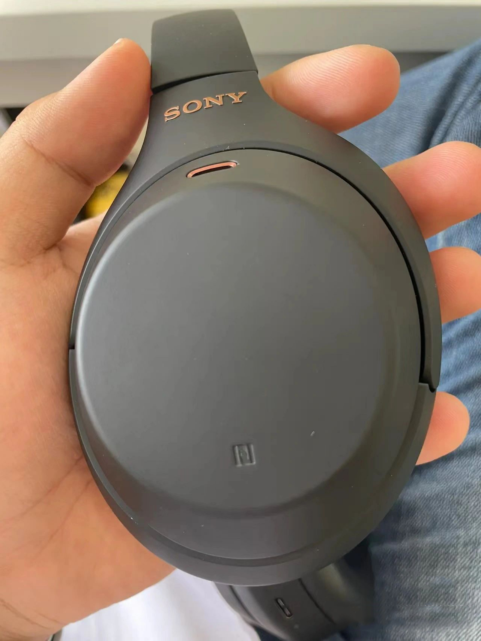 索尼wh1000xm4连接ipad和iphone 我的耳机链接两个设备总是断掉然后