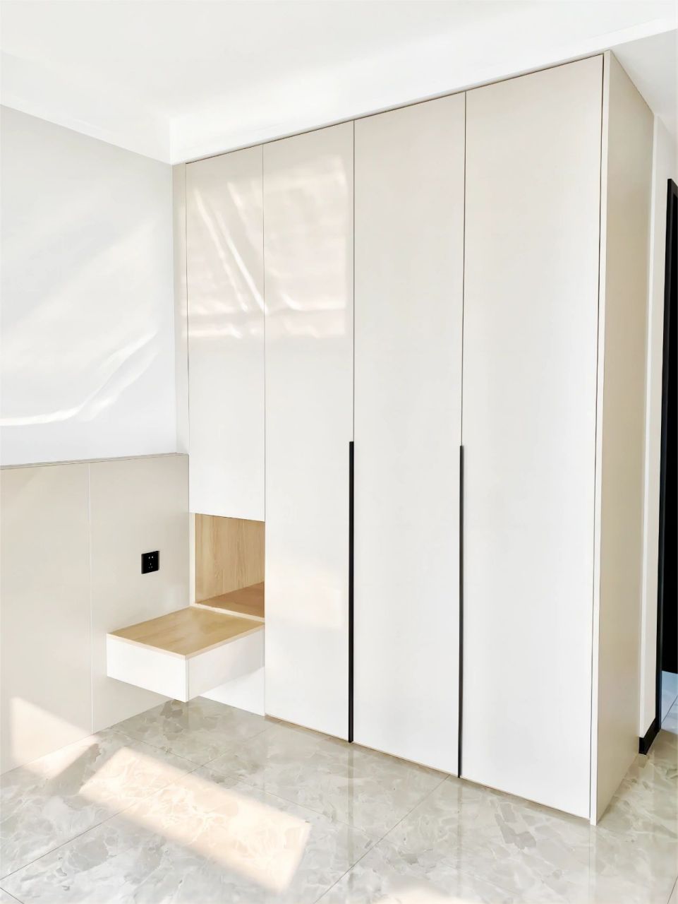 快来看看今天这8款2023最流行极简衣柜,符不符合你的要求.