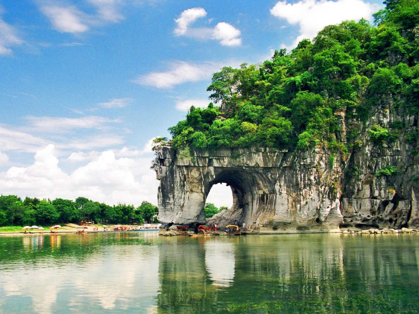 桂林风景图象鼻山图片