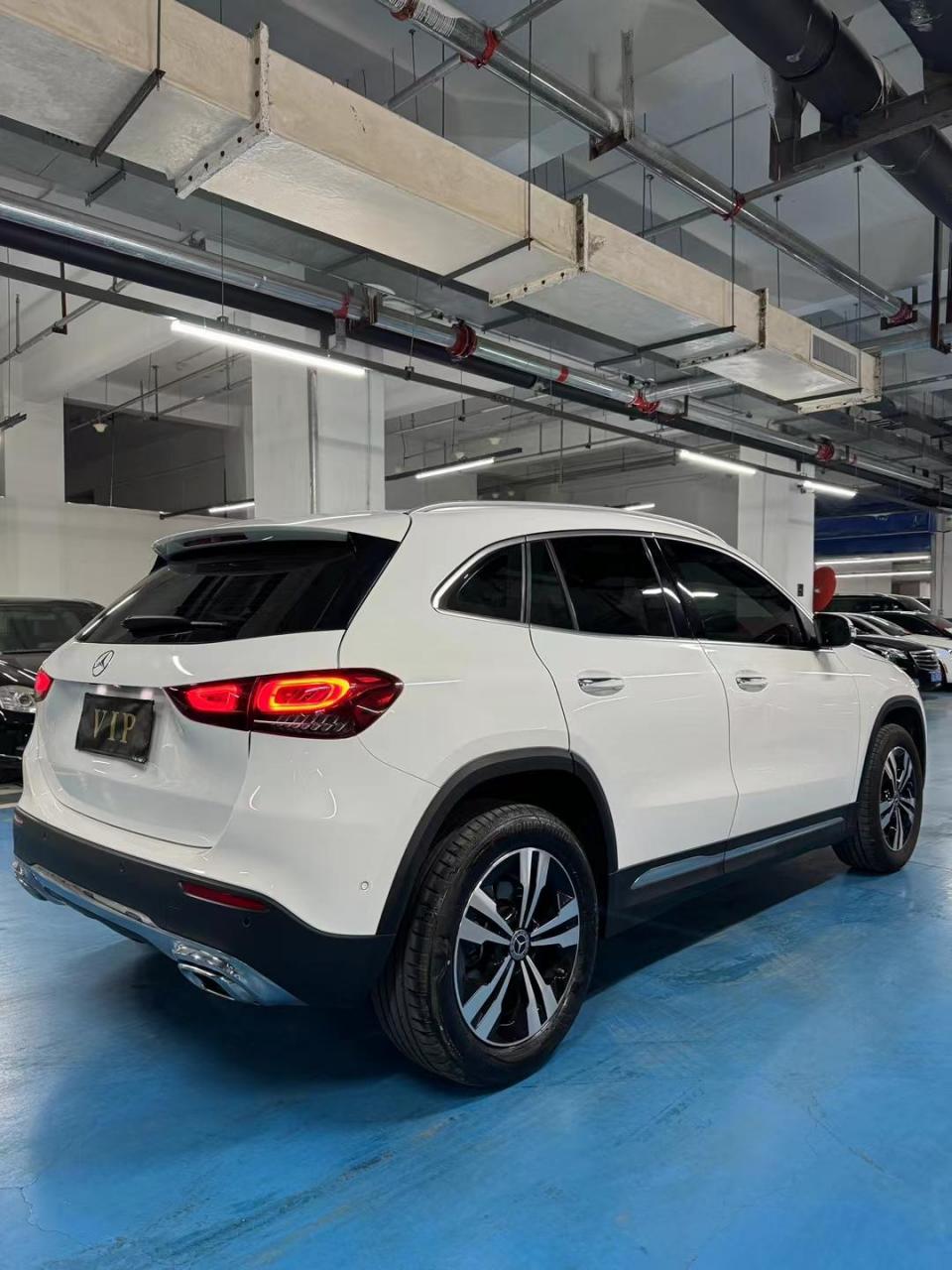 奔驰新款suv2021款新车图片