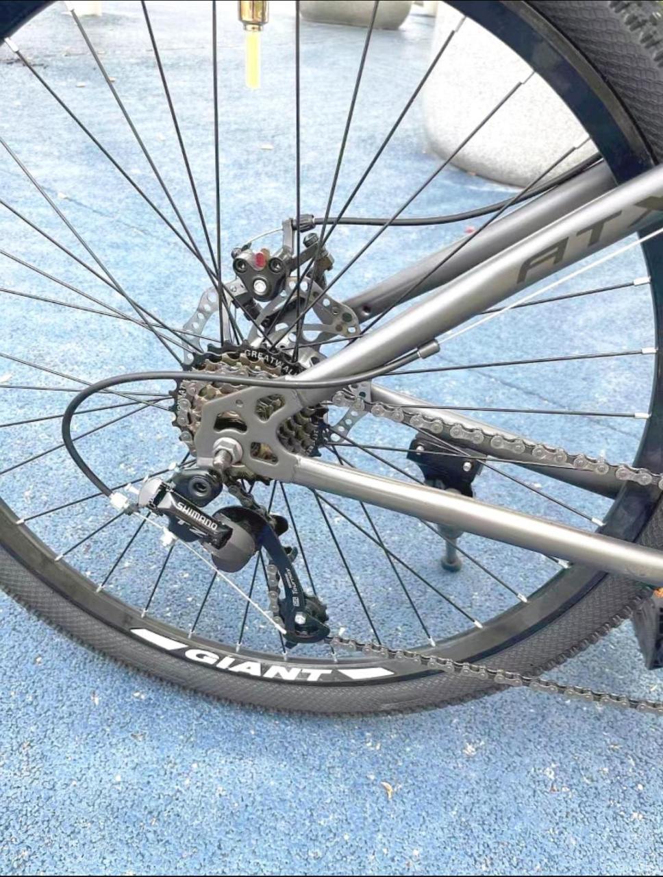 上班族没空骑,便宜出了,捷安特atx660碳灰黑色山地自行车 非常漂亮的