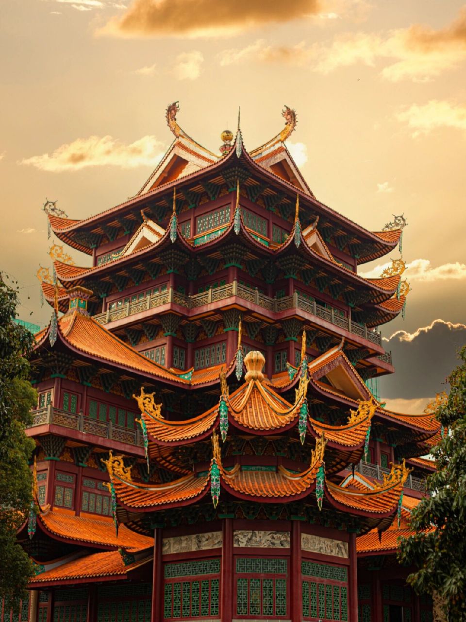 西禅古寺掠影 西禅古寺位于福州西郊怡山之麓,距今已有1130余年历史.