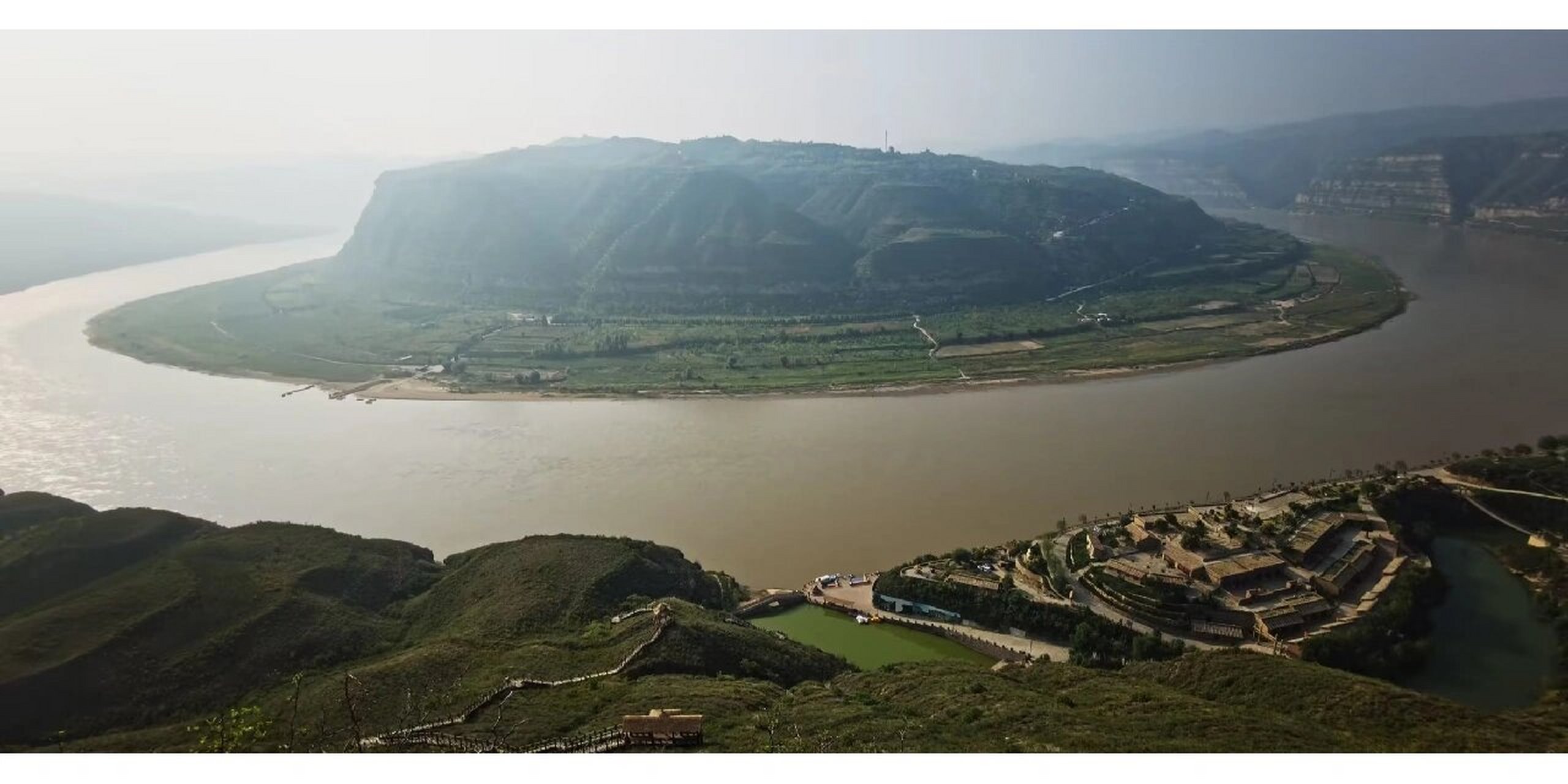 黄河蛇曲国家地质公园:天下奇观最美乾坤湾 乾坤湾景区位于陕西省东北