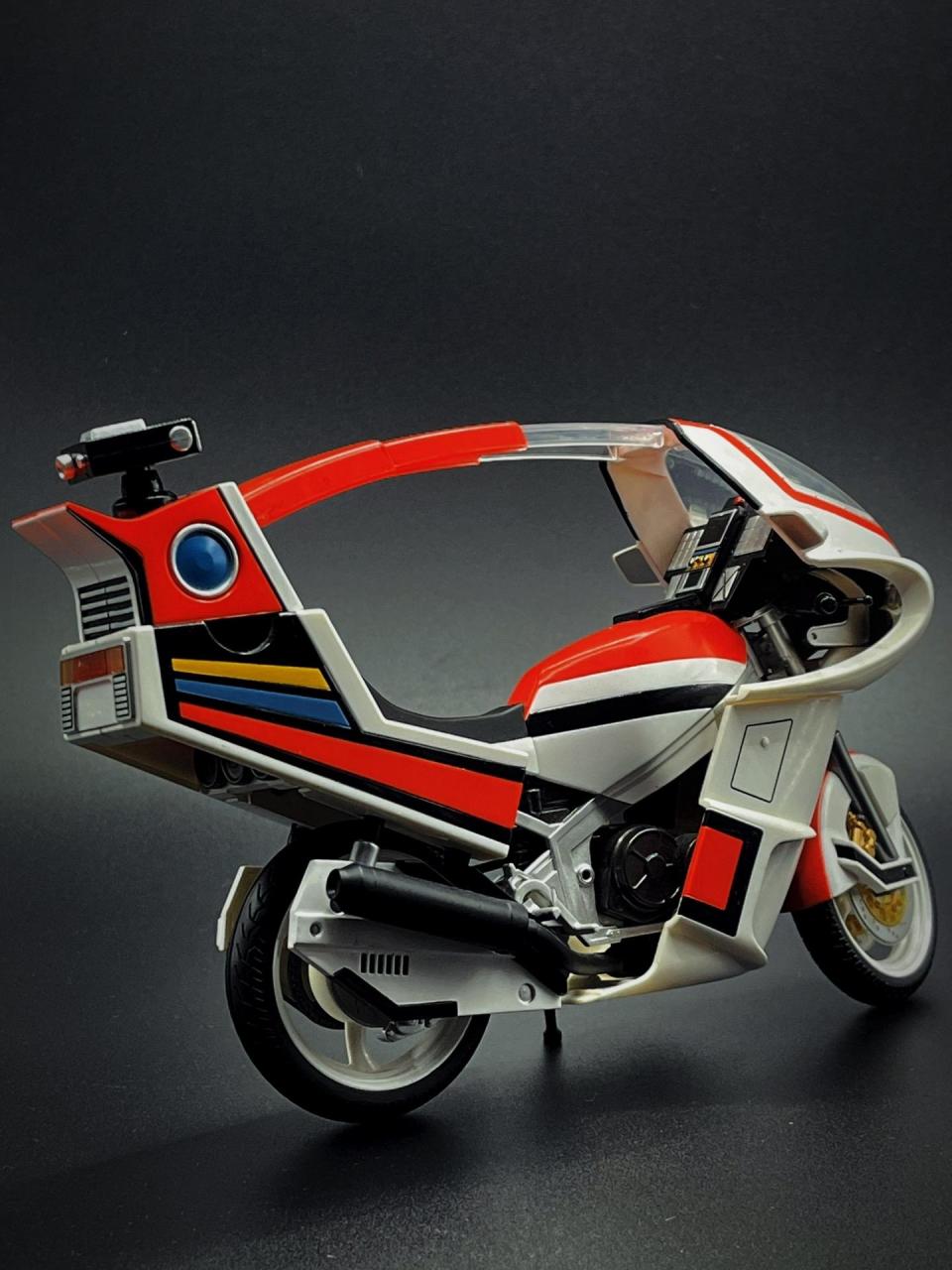 假面骑士black 战斗飞鹰shf摩托车.