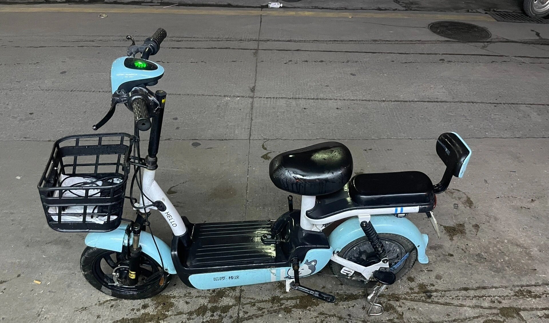 99新哈啰棒途电动车 9成新哈罗棒途,带牌出不过户,锂电池48v12安的