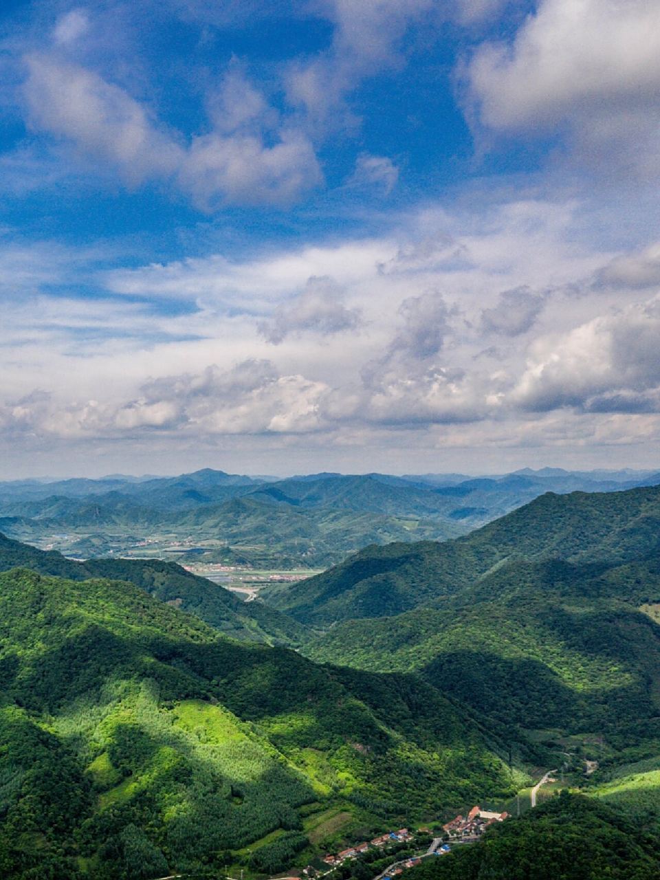 山峦起伏的丹东宽甸青山沟9015国家级15风景区 青山沟国家级