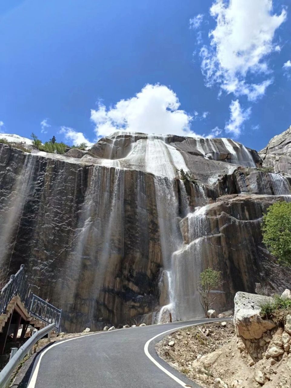 挑战海拔5000米的雀儿山之魂—圣仙沟 川藏北线壮观第一山,雄伟险峻的