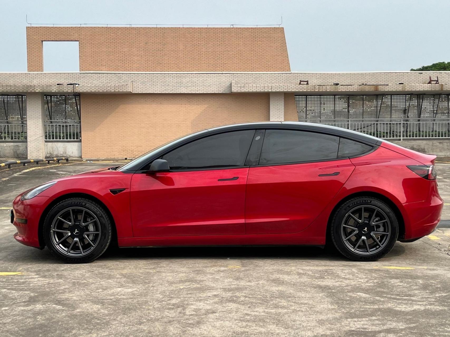21年21款特斯拉3  model3 选配红色外观 车况精品 享第三方检测90天