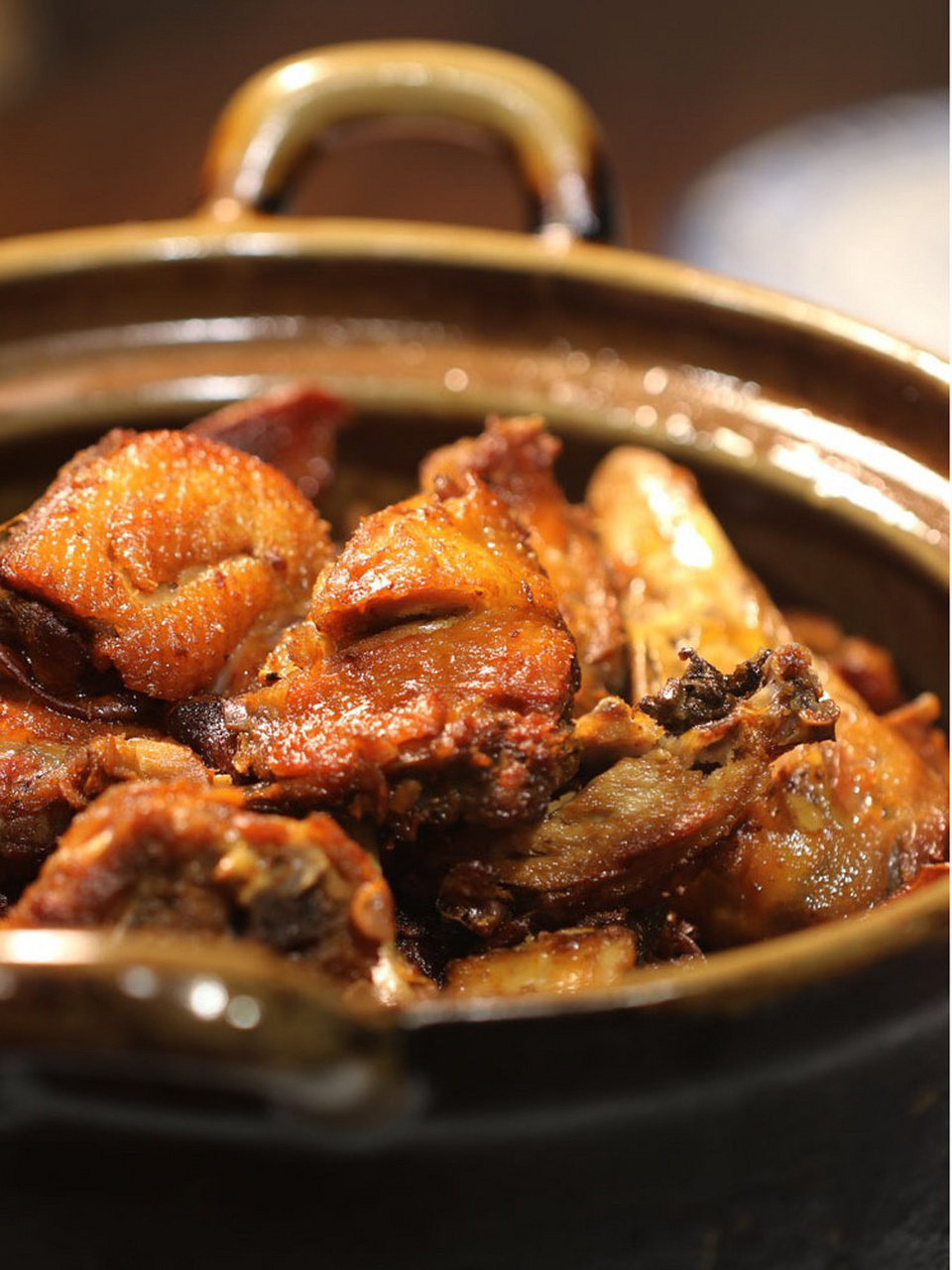 来福建旅游一定不能错过的特产美食 1.泉州姜母鸭 是地道的闽南小吃,