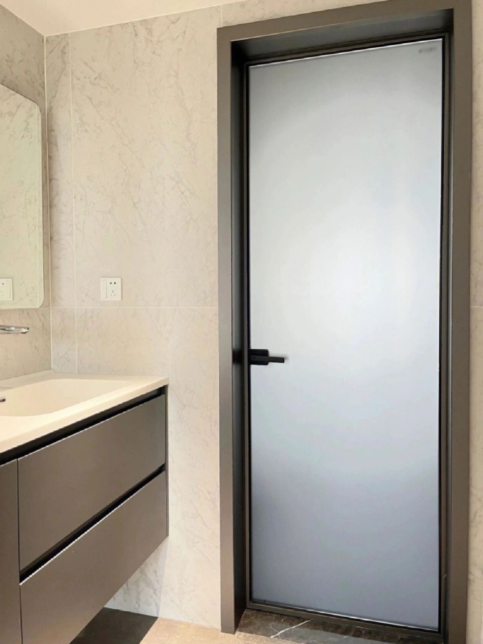 卫生间门到底做半包套还是全包套 卫生间门到底做半包套还是全包套?