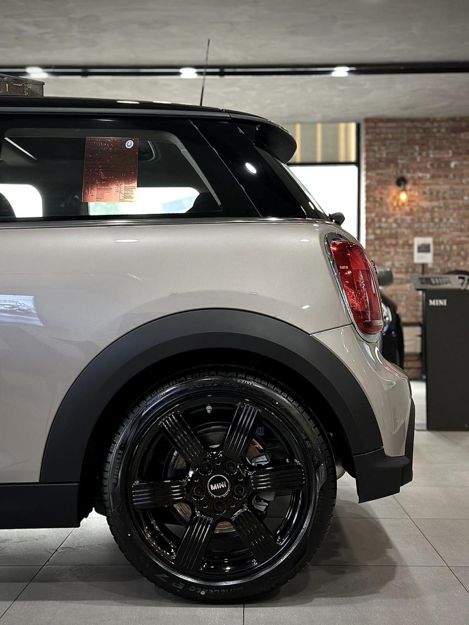 mini f56三门版 独角兽灰 🌈炭黑色座椅