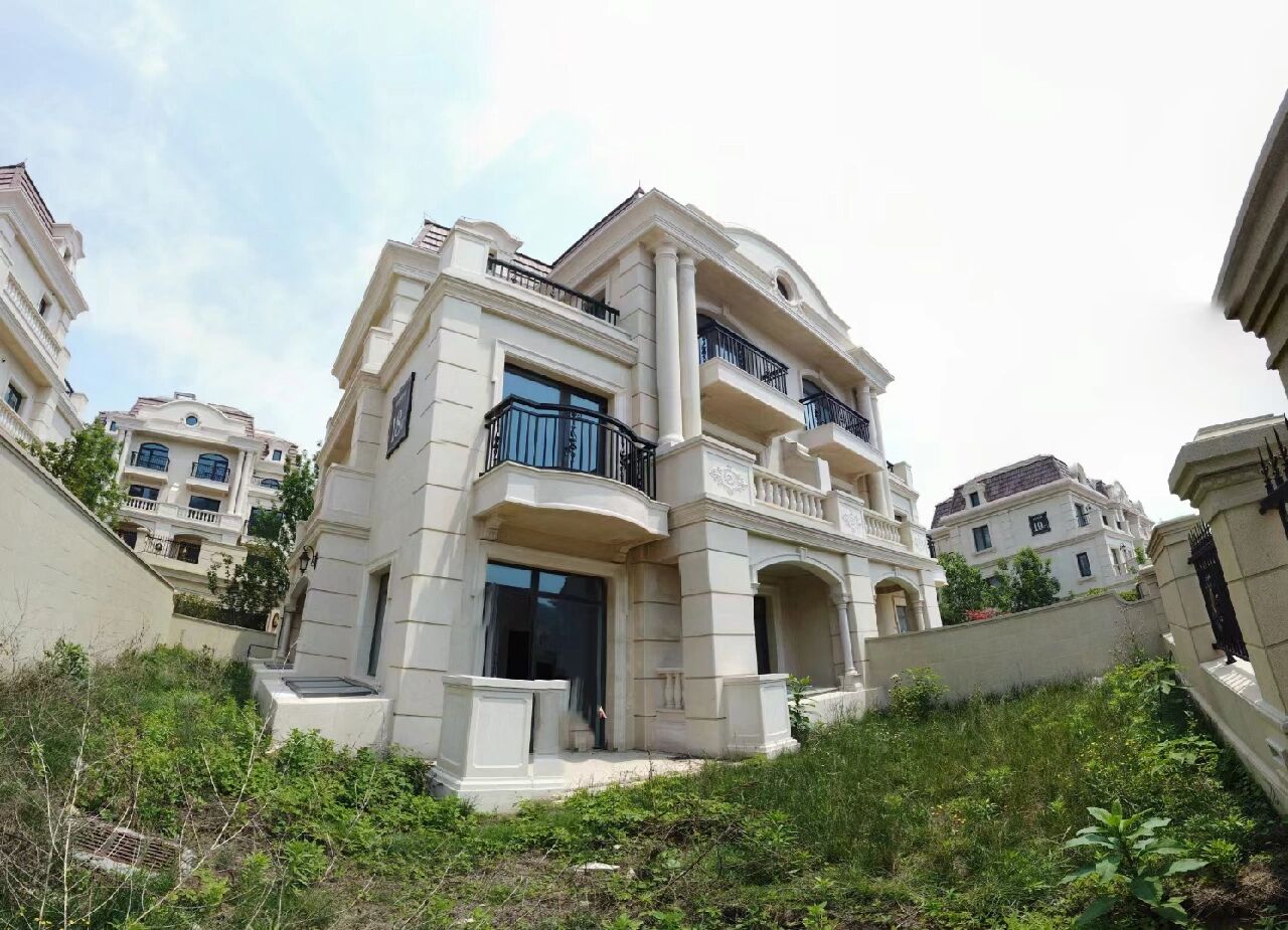 崂山波尔多小镇双拼别墅实得480平有钥匙 波尔多小镇别墅 产证298平