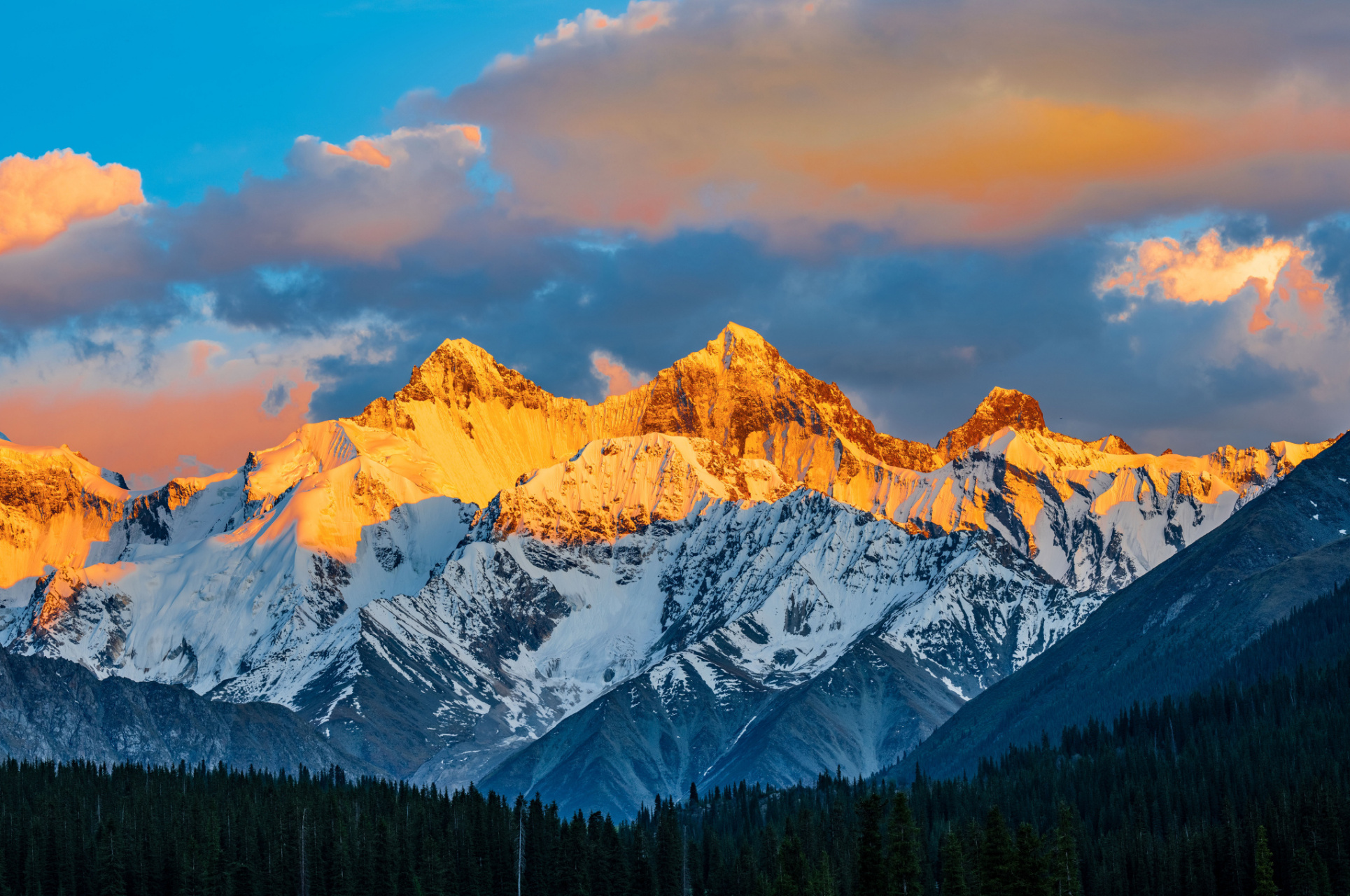 梅里雪山日照金山好壮阔# 人生是旷野,总要去看一次日照金山吧93