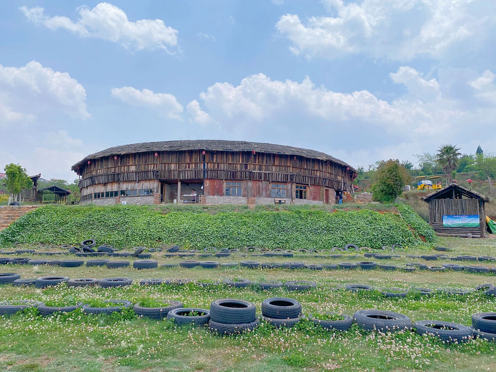 富源多乐原景区游记 土楼一日游 正值五一节,送我妈回家来,在小红书