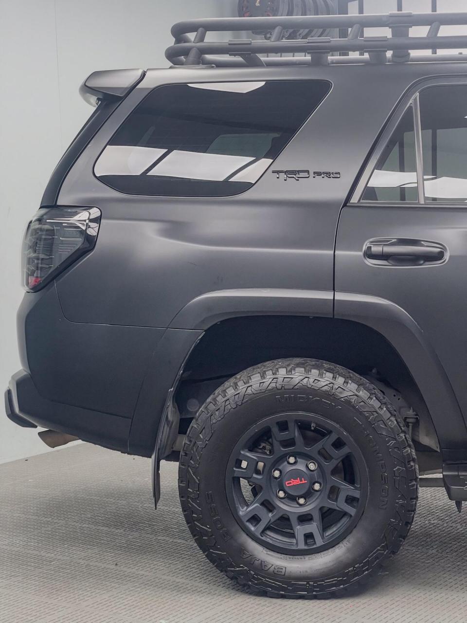 丰田超霸  哑光黑武士.