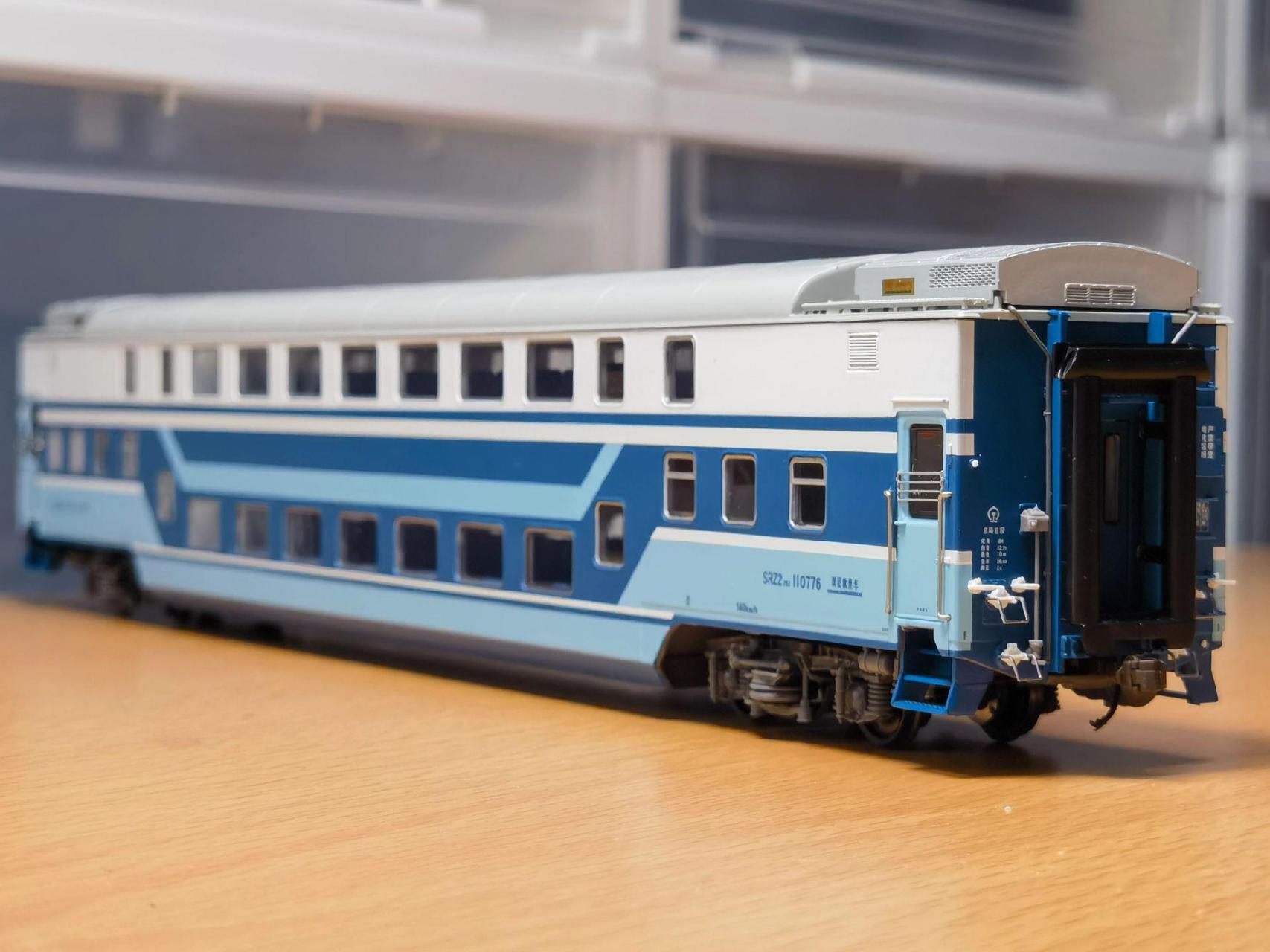 今天带来的是北创出品的ho比例双层25z客车.