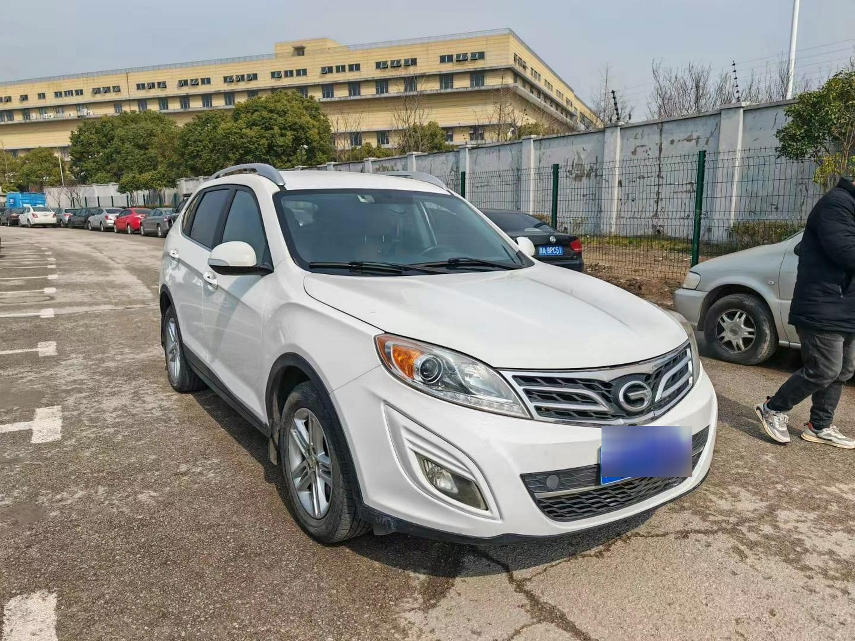 14年传祺gs5自动原版车况,大部分原车漆,12万公里,审车保险12月.2.