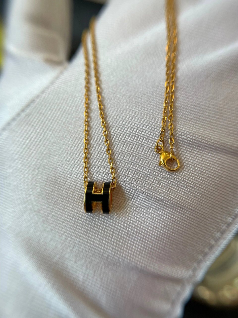 爱马仕黑金pop h迷你项链2799 99新 黑金mini h项链,锁骨链小巧精致