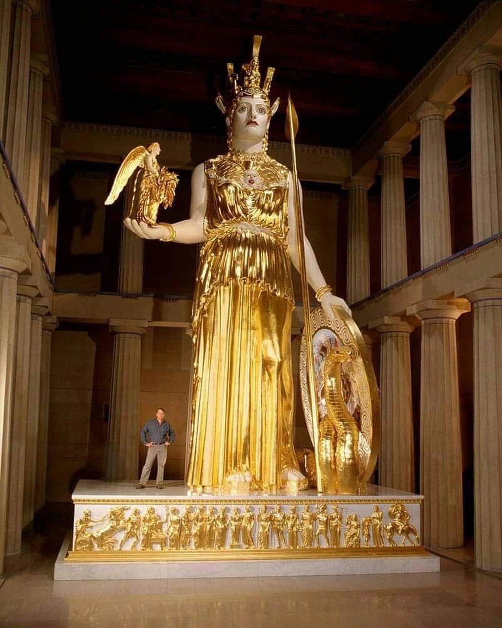 美国复刻版雅典娜雕像statue of athena 帕特农神庙是古希腊奉祀