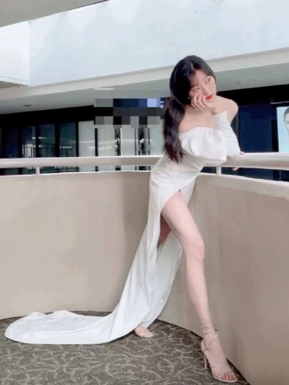 快乐有很多种 看孙千的腿是一种! 怎么这么绝啊孙千的腿 太长太白了吧