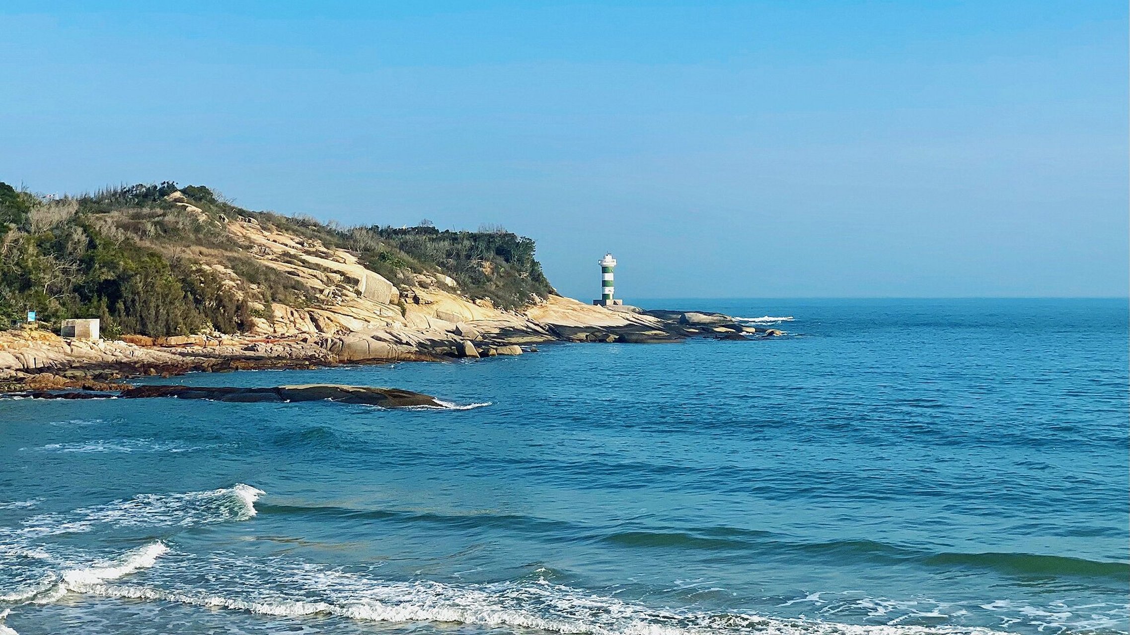 漳州东山岛97海边·灯塔 被海看的人 	 9015