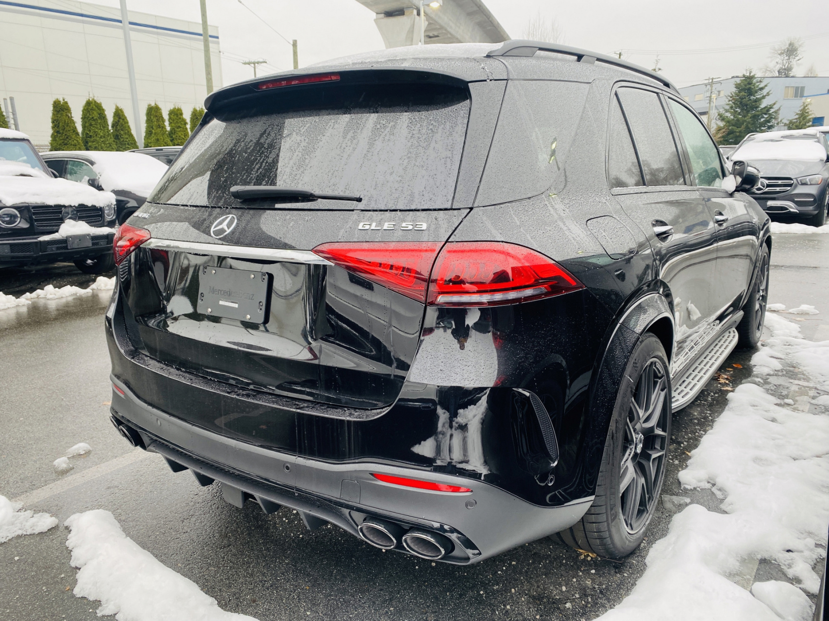 2023 奔驰gle53 amg 豪华越野车 23 全新gle53 amg 黑外红内配色.