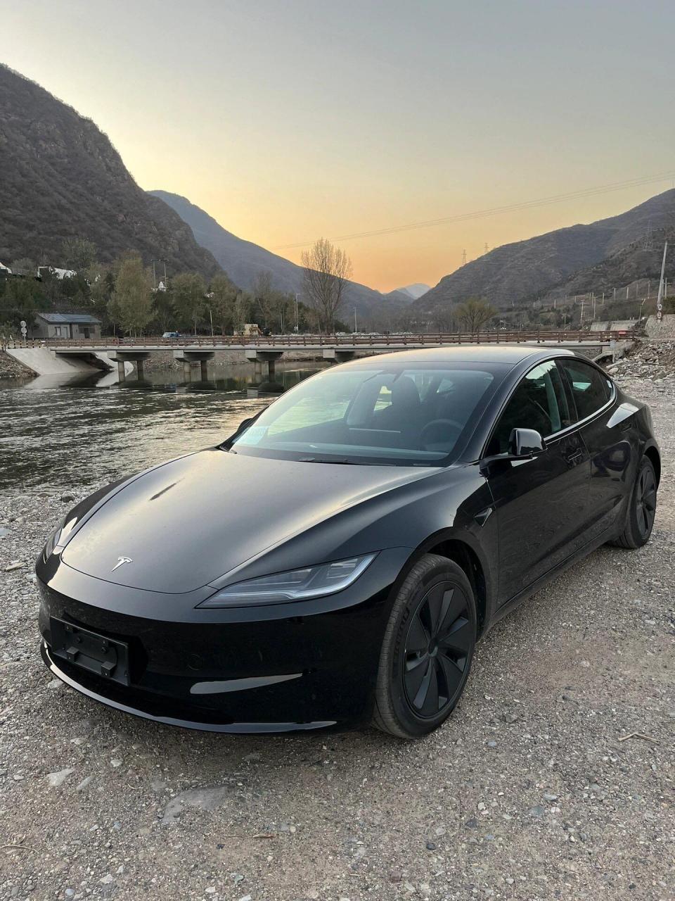 特斯拉model 3实拍图片