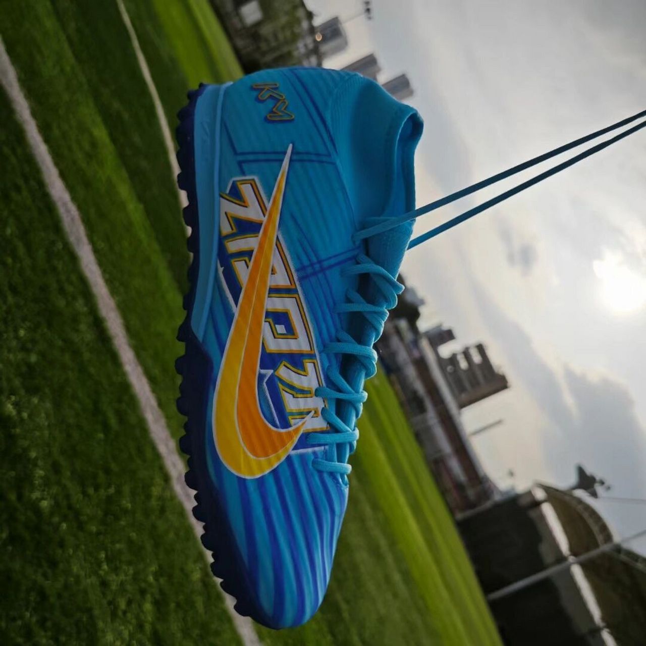 姆巴佩专属配色球鞋 nike刺客15高帮中端tf(姆巴佩专属) 天蓝色鞋身和