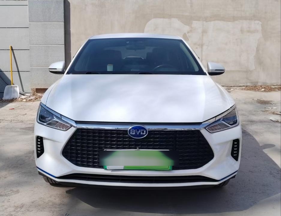 22年3月比亚迪e3续航401公里,带座椅加热,通风,原车柴暖系统,实表15万