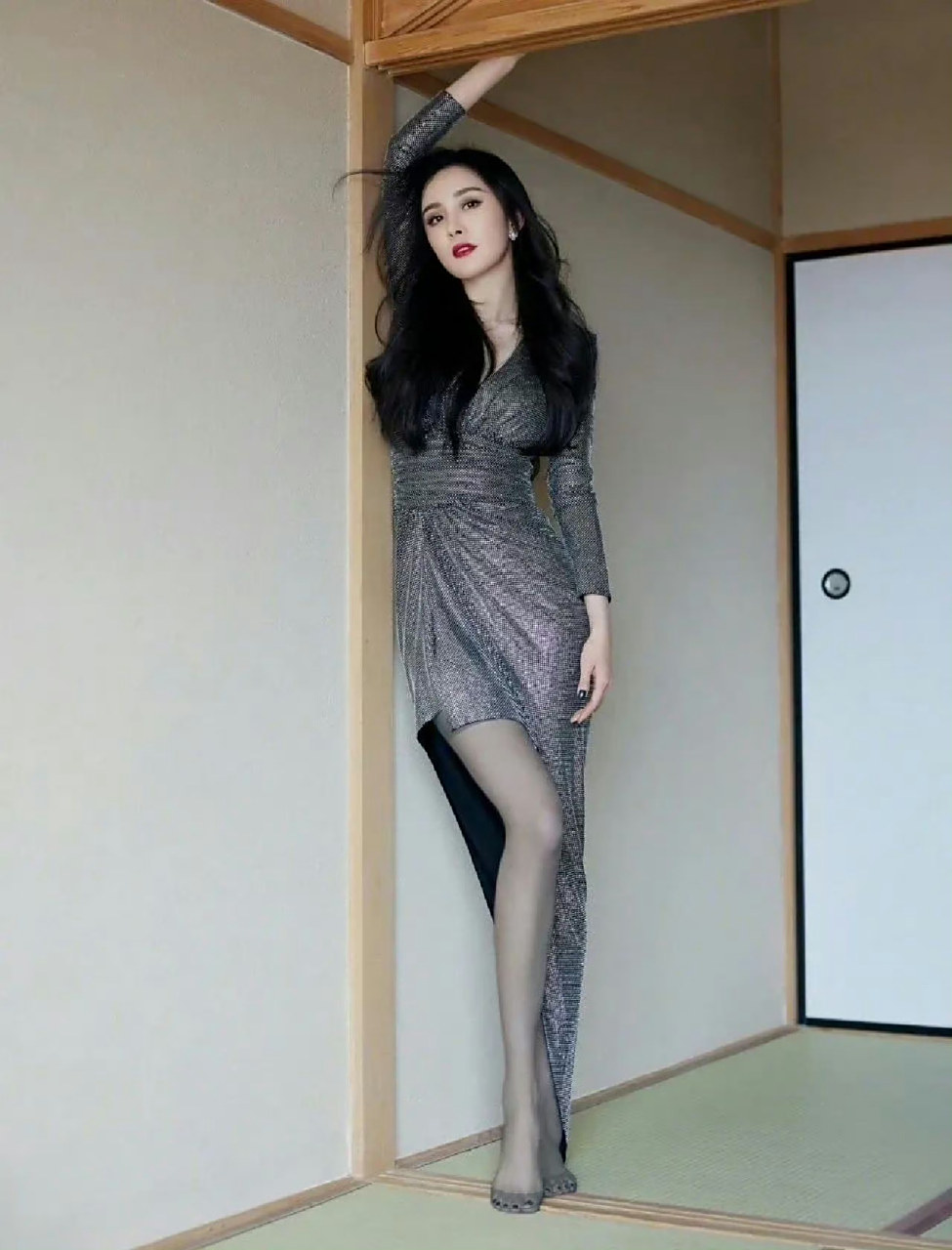 丝袜高跟女神幂姐#杨幂##杨幂##细高跟鞋