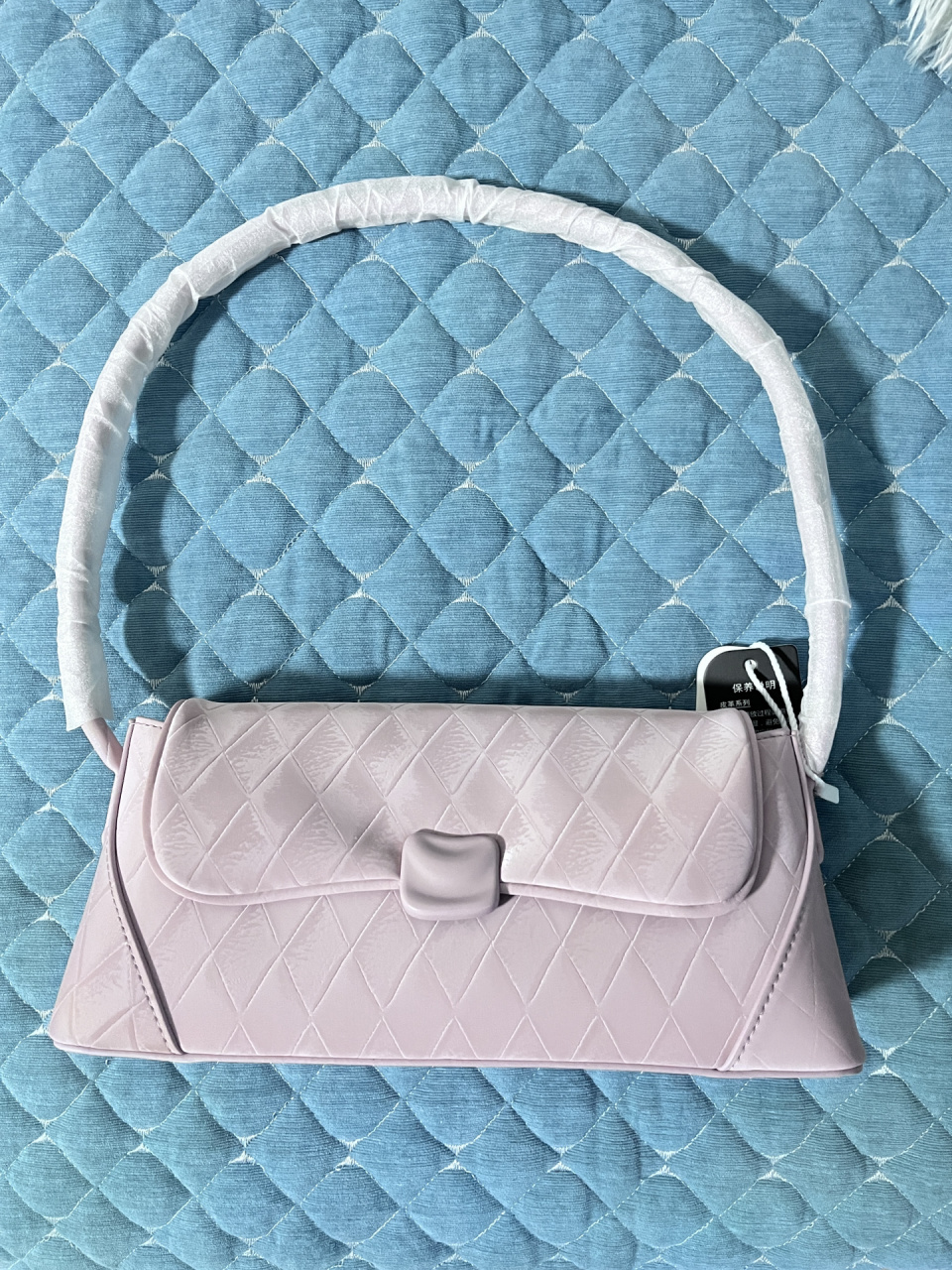 三福粉色包包 75拿下三福粉色包包,在实体店逛偶然看到了,质感非常不