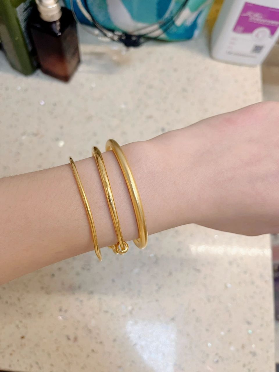 11克30克55克黄金手镯对比 之前发了一个帖子感受到姐姐妹妹们对黄金