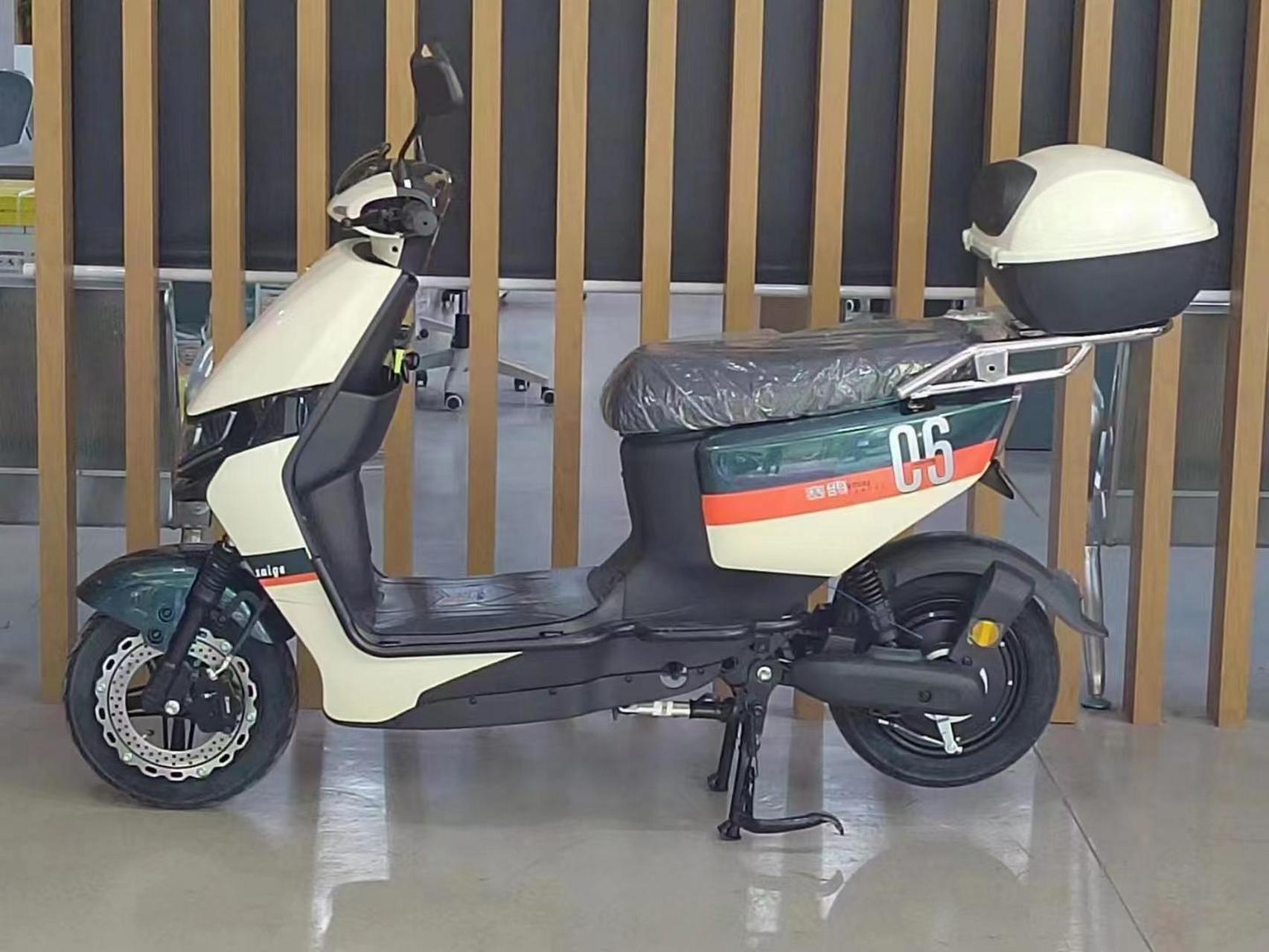 新国标赛鸽电动车乐动,72伏23石墨烯电池,最高续航百公里,nfc无钥匙