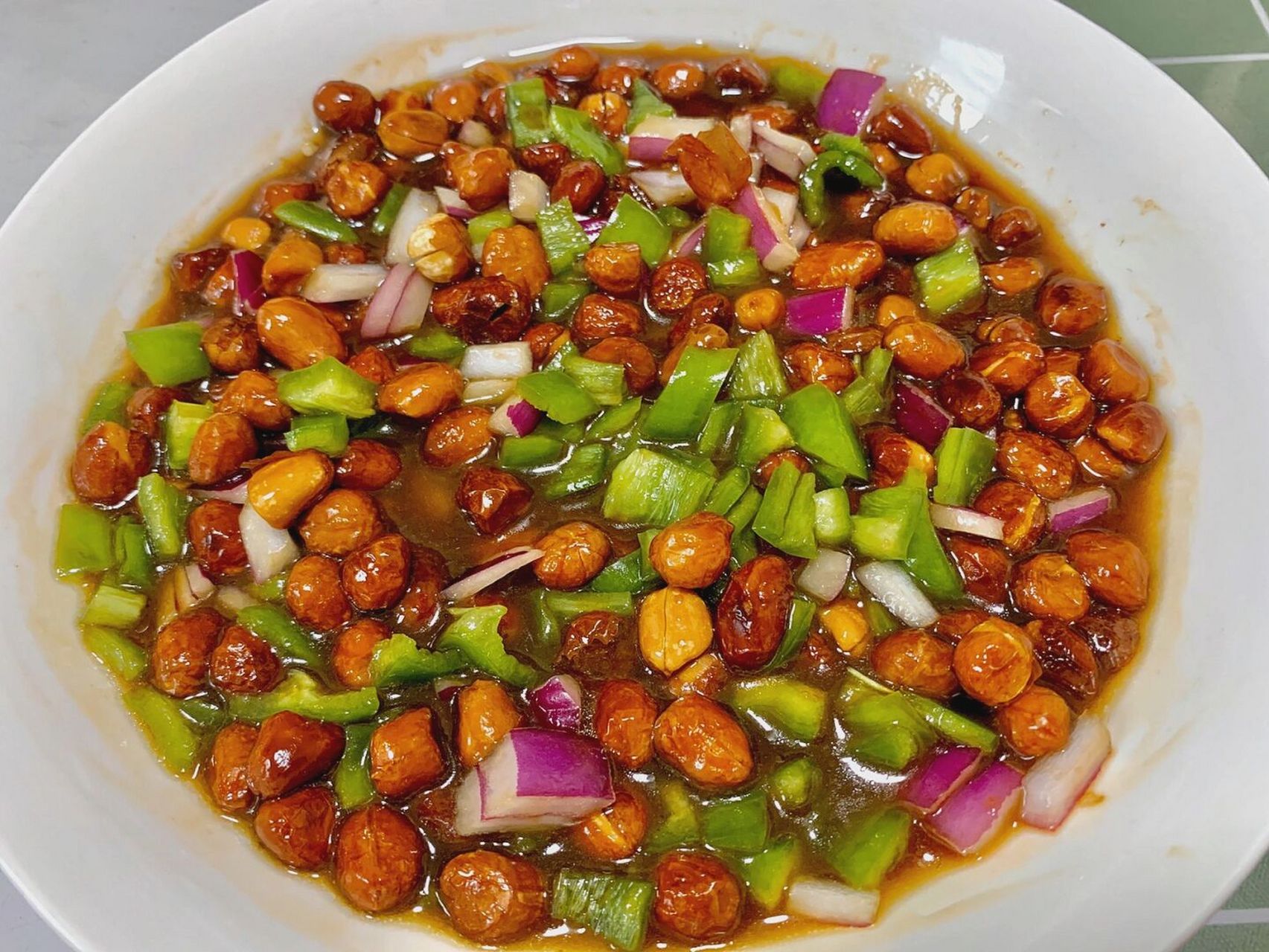 今天一起来做一道老醋花生吧,滋味无穷,快一起做起来 94食材:花生米